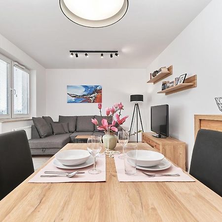 Exclusive Apartments Teczowa With Underground Parking By Noclegi Renters Wrocław Exteriör bild