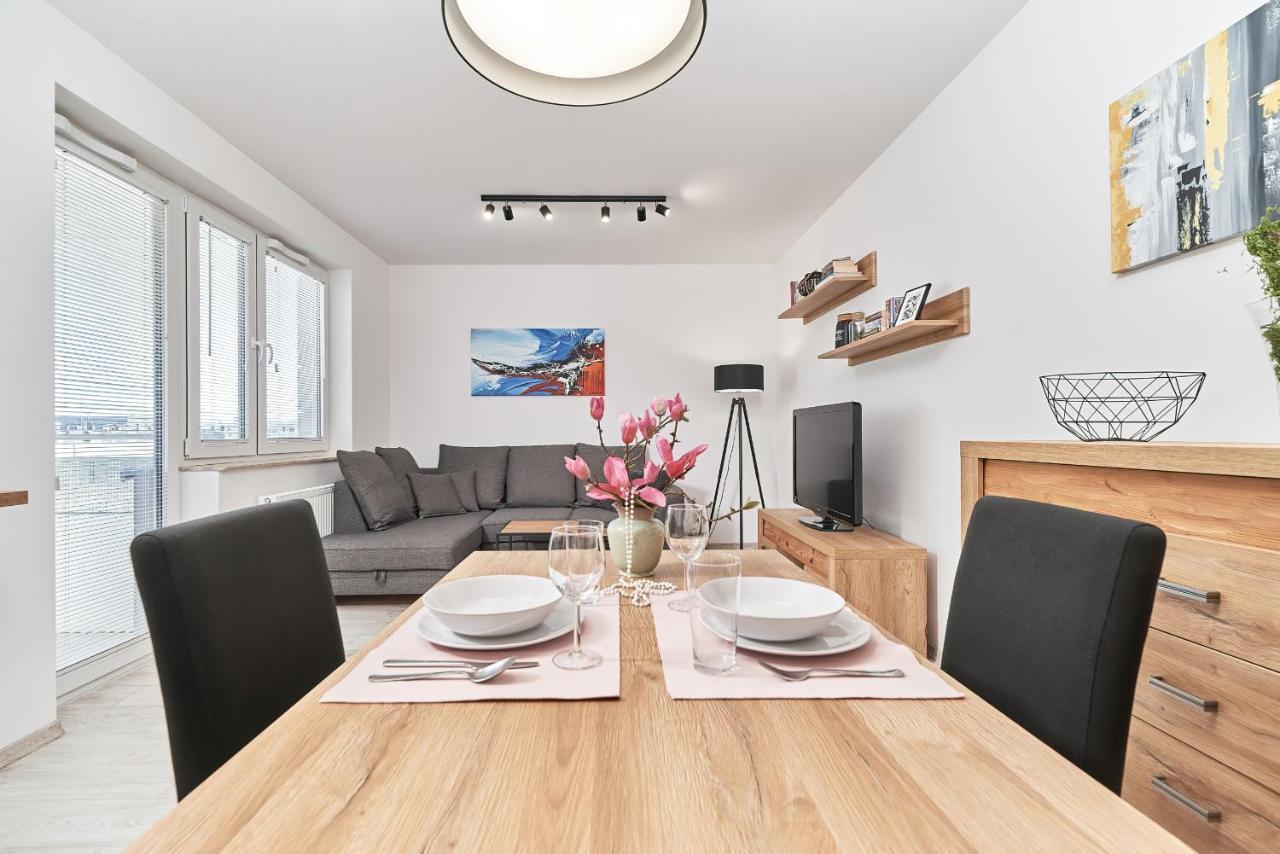 Exclusive Apartments Teczowa With Underground Parking By Noclegi Renters Wrocław Exteriör bild