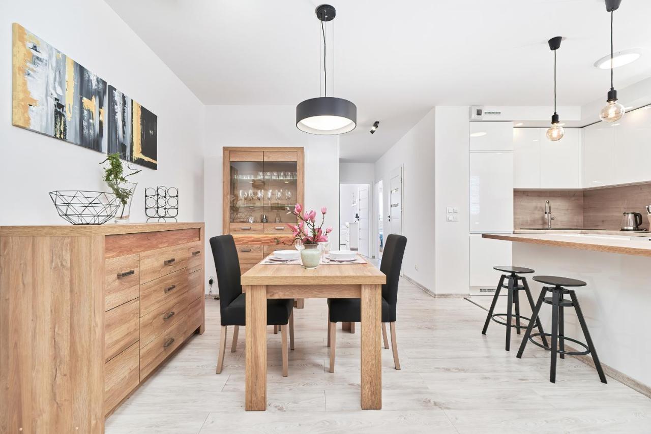 Exclusive Apartments Teczowa With Underground Parking By Noclegi Renters Wrocław Exteriör bild
