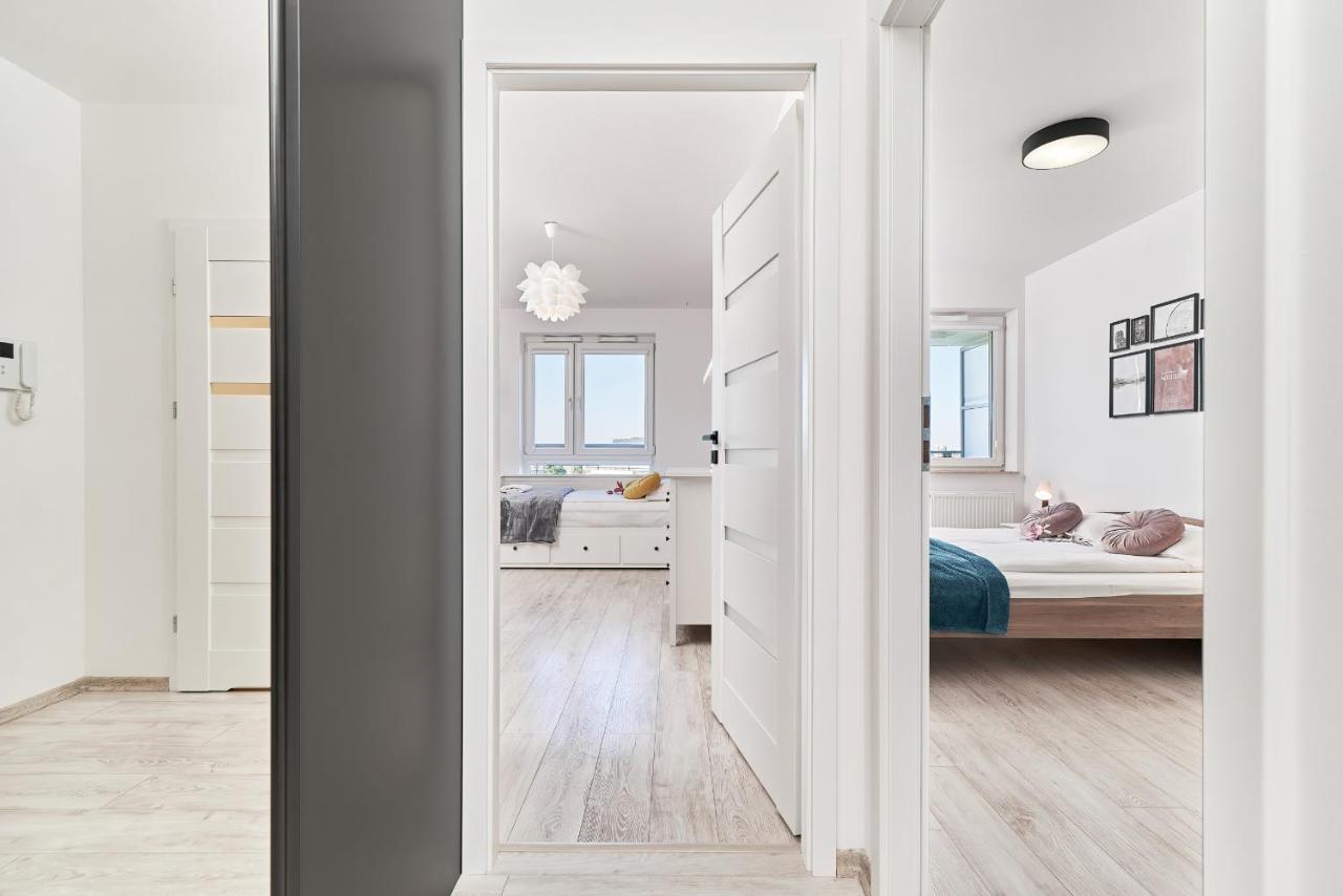 Exclusive Apartments Teczowa With Underground Parking By Noclegi Renters Wrocław Exteriör bild