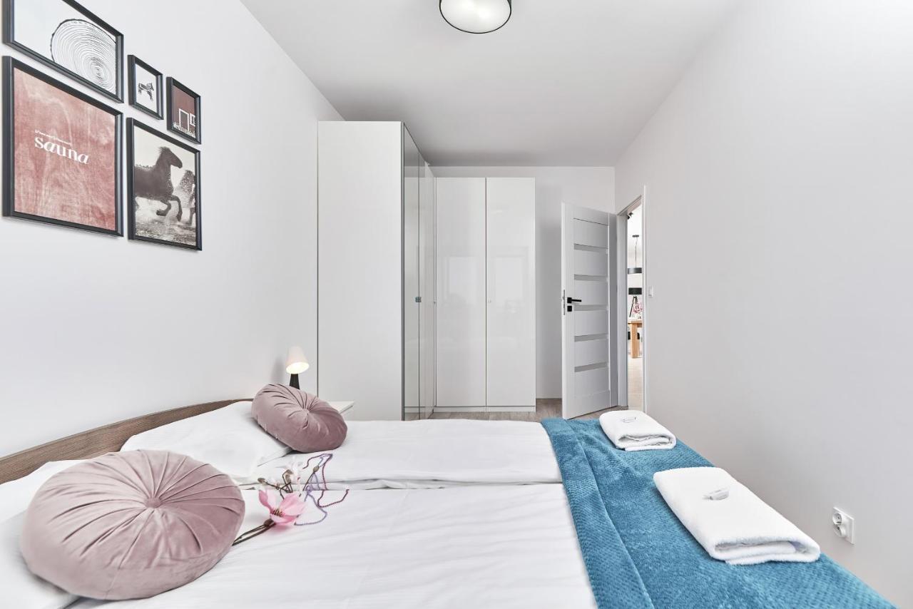 Exclusive Apartments Teczowa With Underground Parking By Noclegi Renters Wrocław Exteriör bild