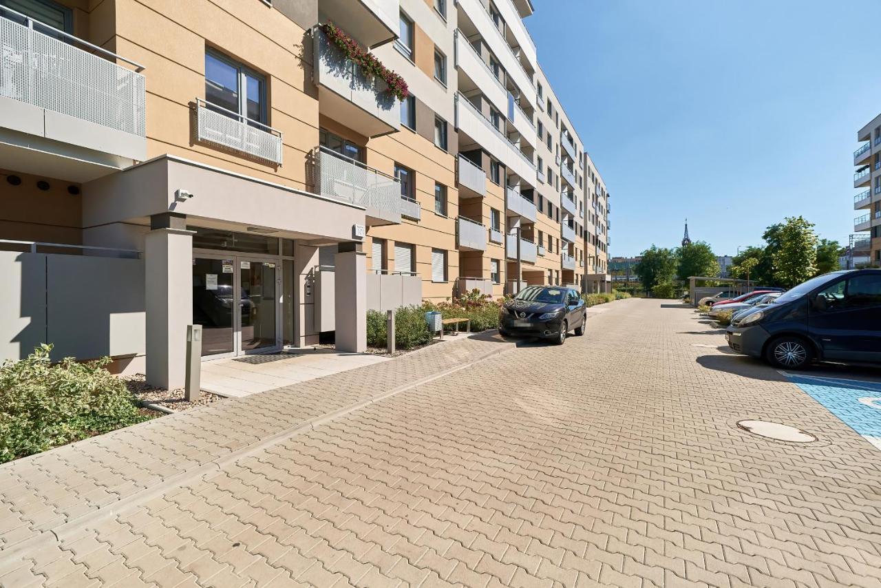 Exclusive Apartments Teczowa With Underground Parking By Noclegi Renters Wrocław Exteriör bild