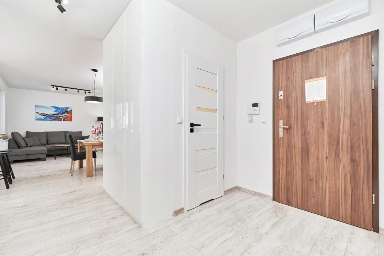 Exclusive Apartments Teczowa With Underground Parking By Noclegi Renters Wrocław Exteriör bild