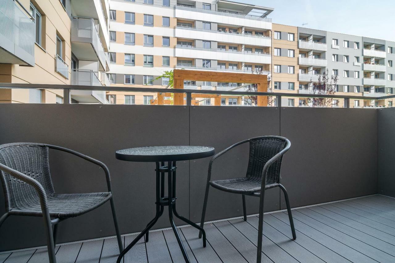 Exclusive Apartments Teczowa With Underground Parking By Noclegi Renters Wrocław Exteriör bild