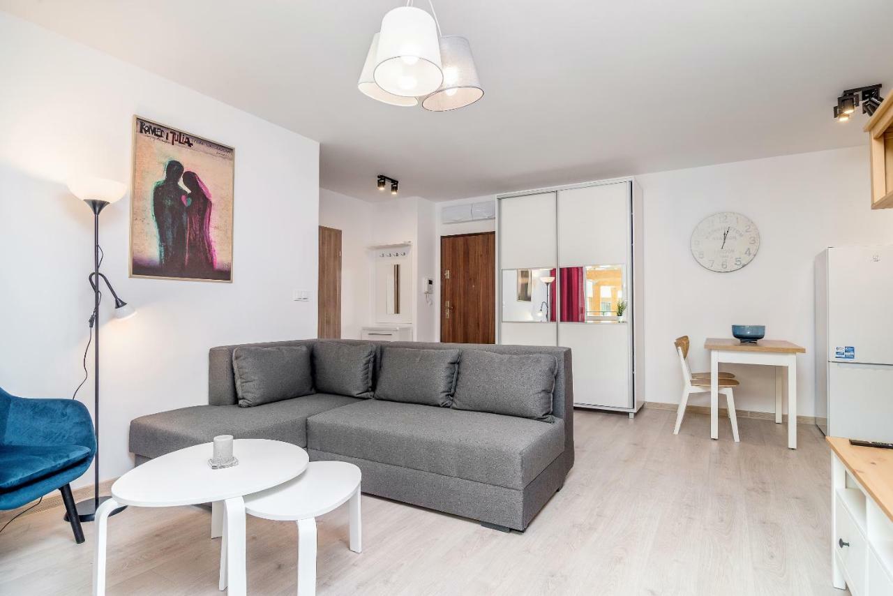 Exclusive Apartments Teczowa With Underground Parking By Noclegi Renters Wrocław Exteriör bild